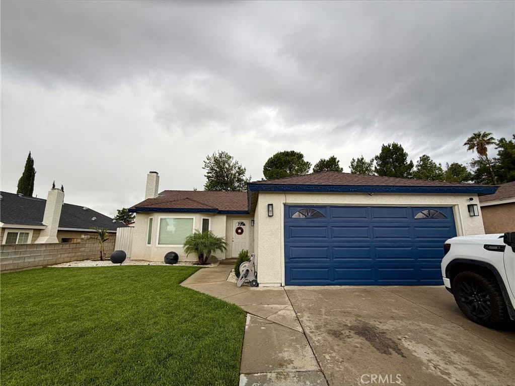 6194 N Walnut