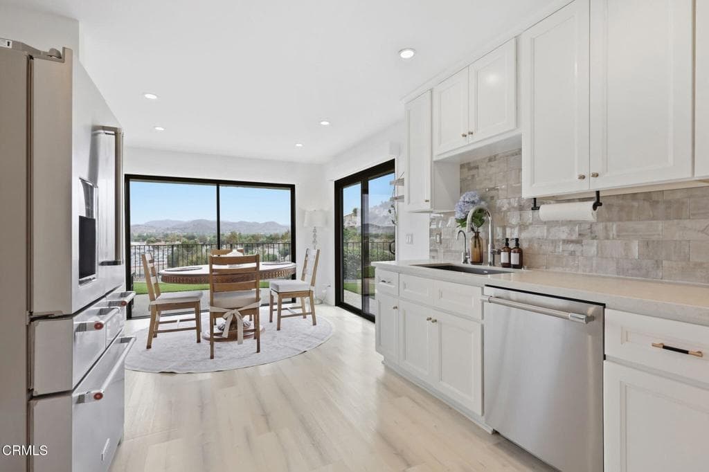 3222 Meadow Oak Drive