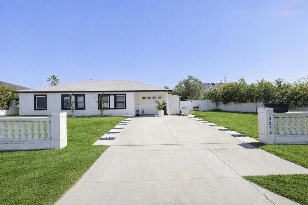 13928 Gardenland Avenue