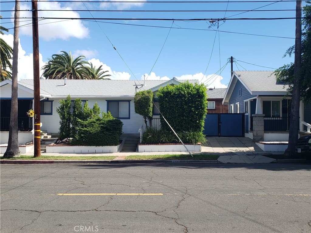 240 N Meyler