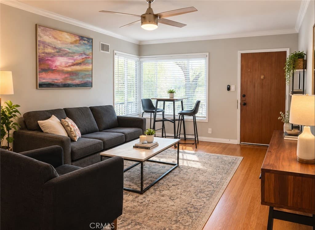 1057 E Appleton 10