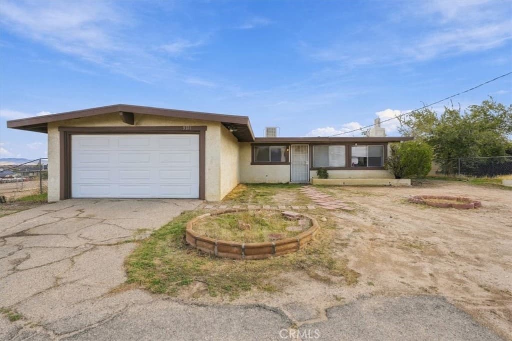 9311 Jacaranda