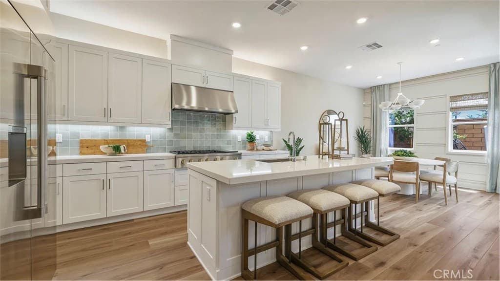 1388 Hummingbird Place