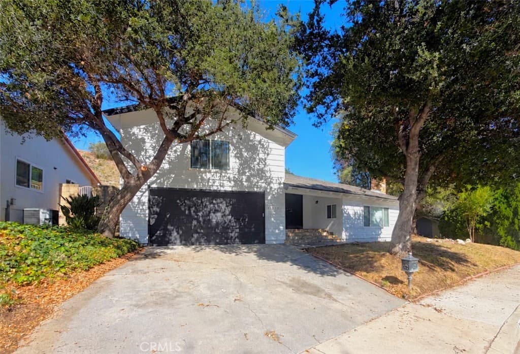 23525 Arlen Drive
