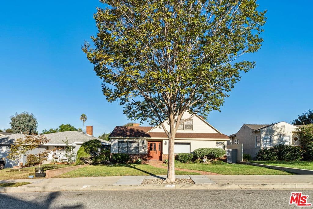 2411 Pier Avenue