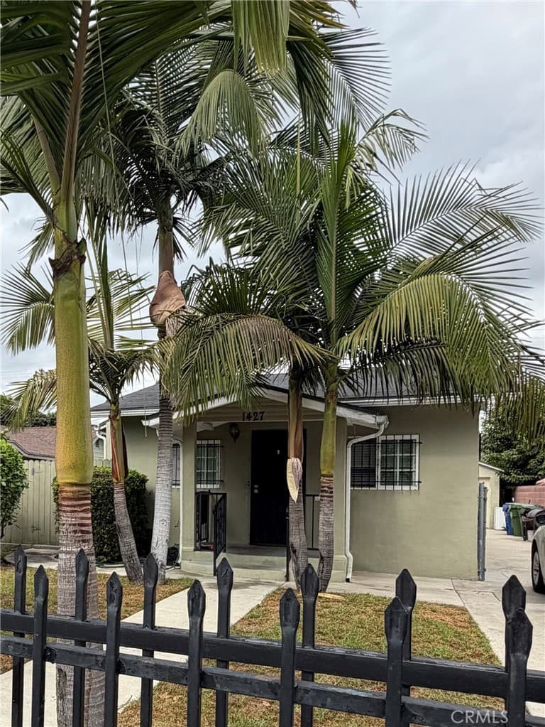1427 W 68th