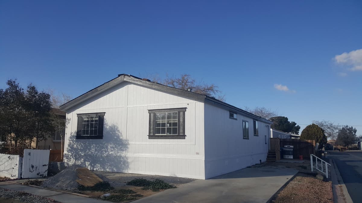 3524 E Ave R