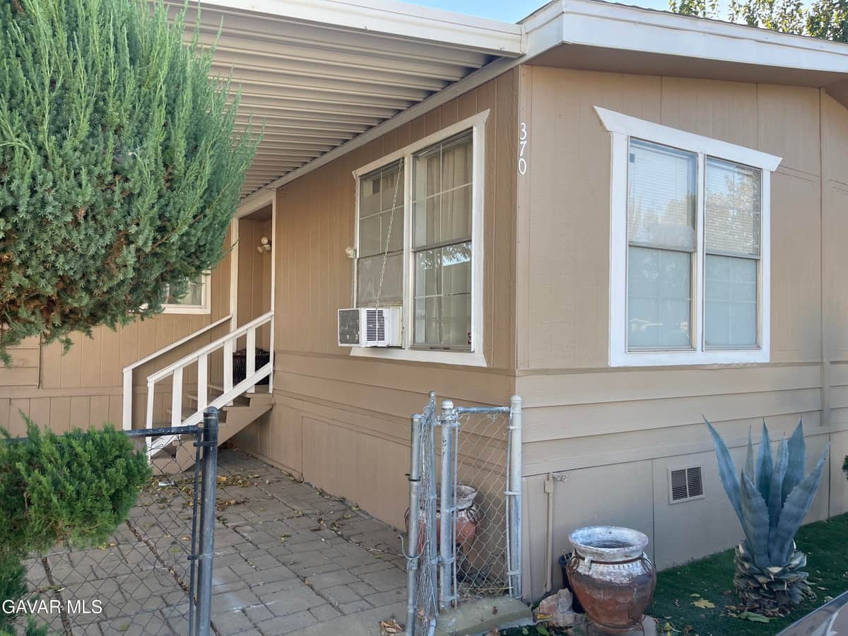 1301 E Avenue I Avenue