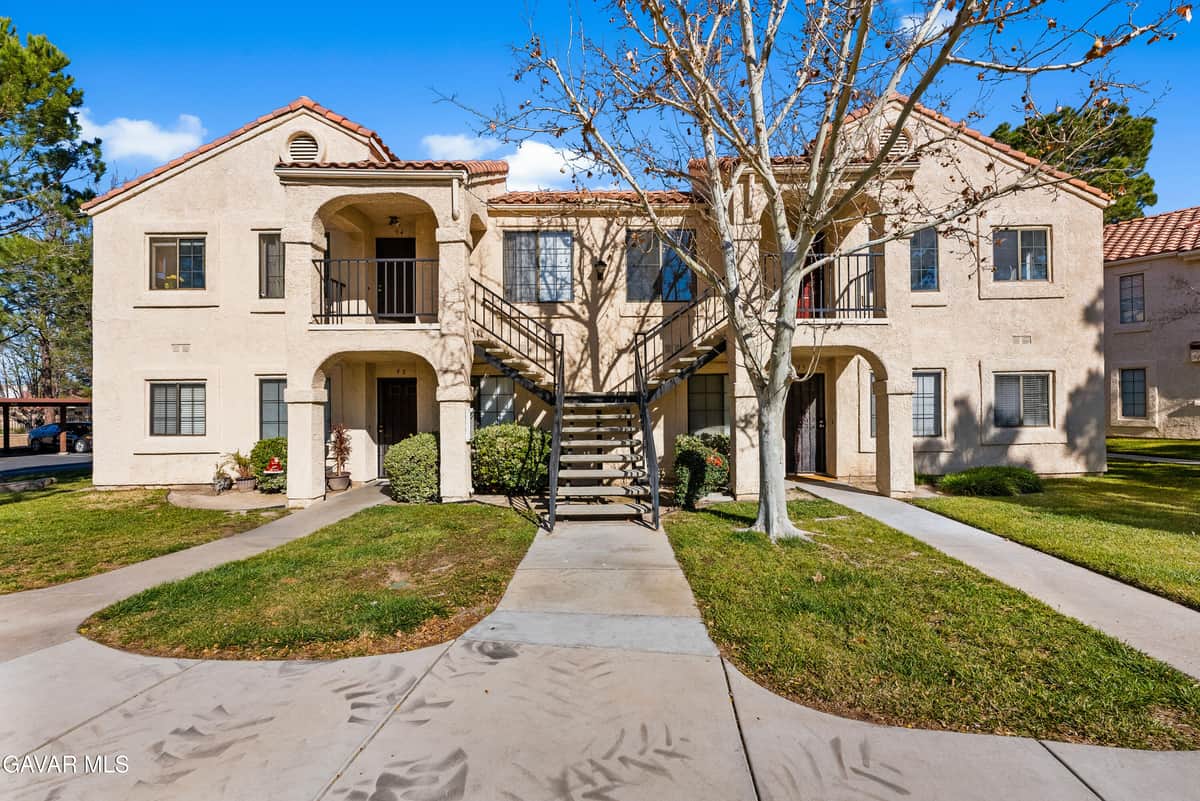 2554 Olive Drive