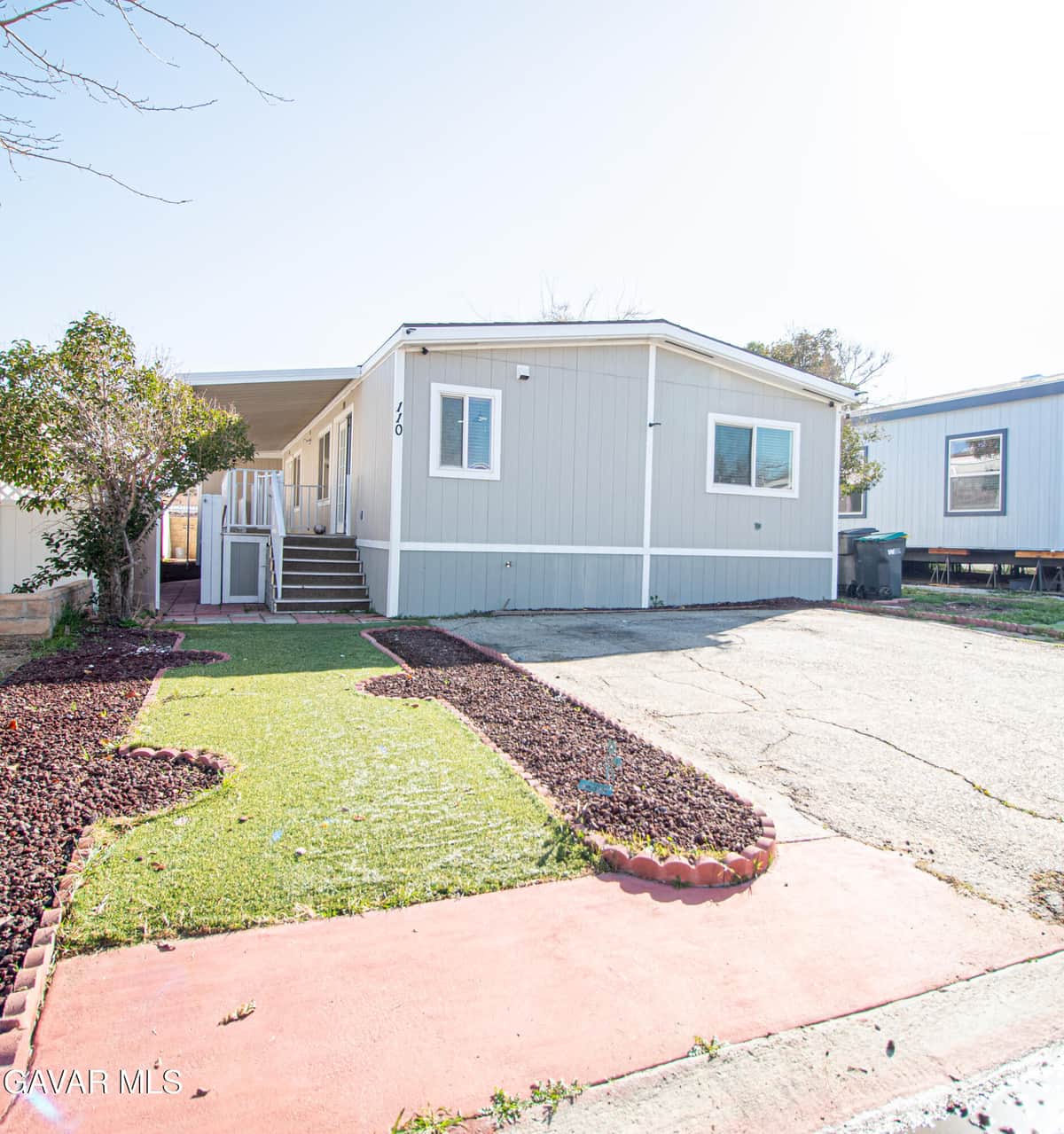3524 E Avenue R
