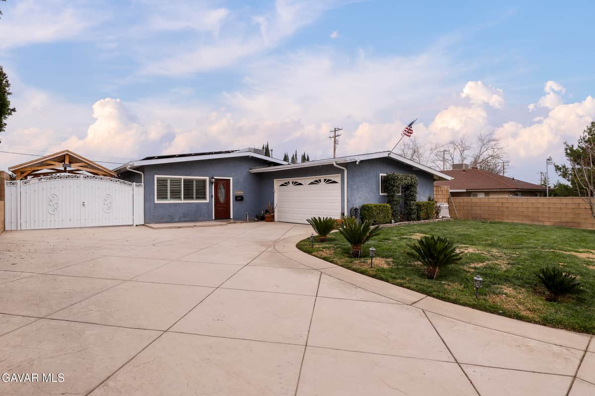 38841 Foxholm Drive