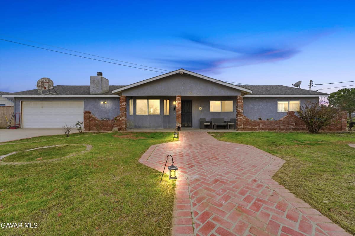 9340 E Avenue R10