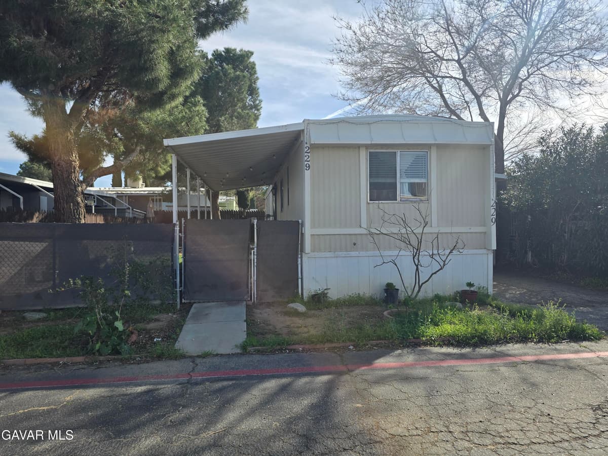 5711 Columbia Way