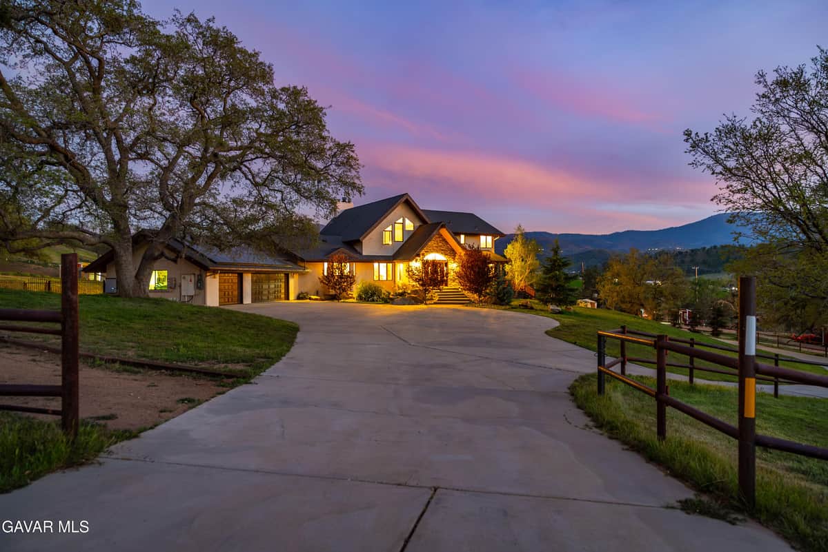23800 Bertram Circle