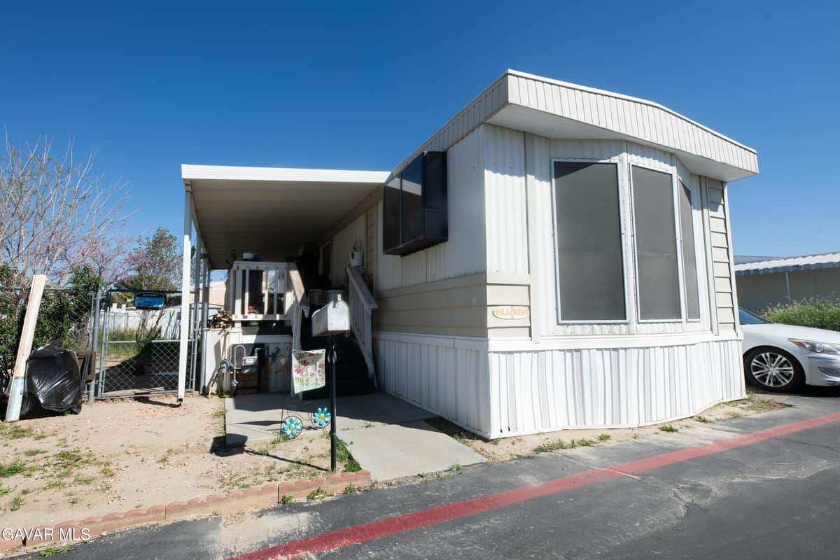 3753 E Avenue I