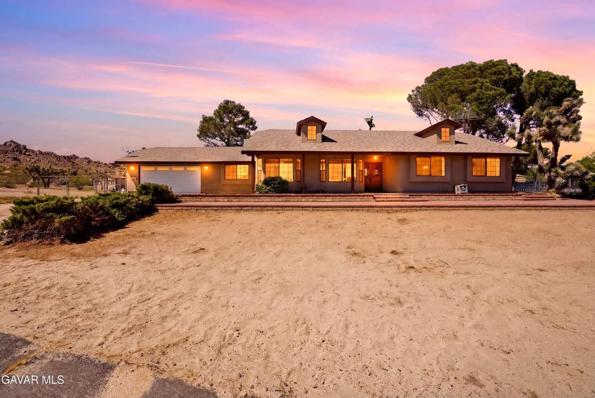 39005 E 161st Street