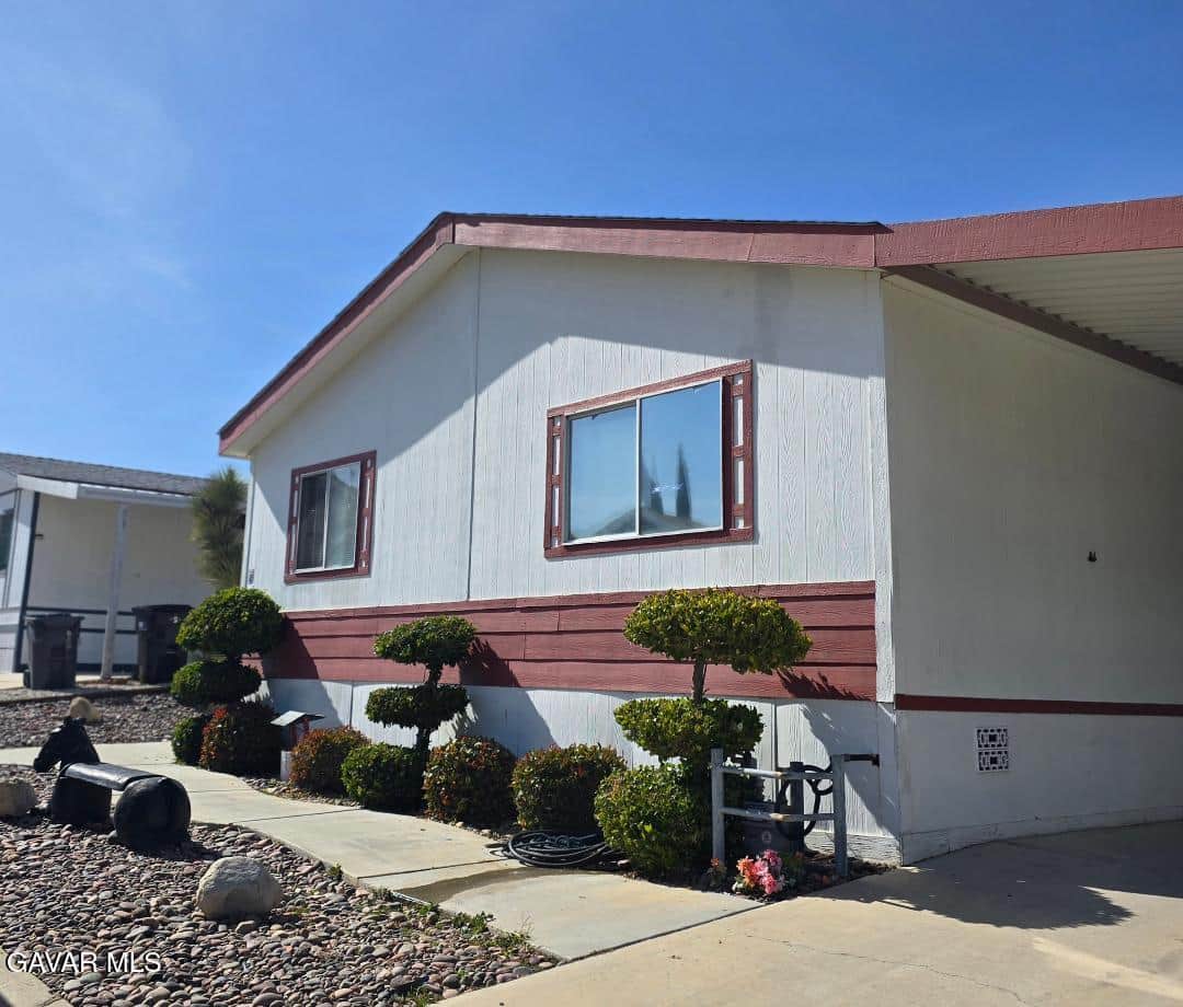 5200 Entrar Drive