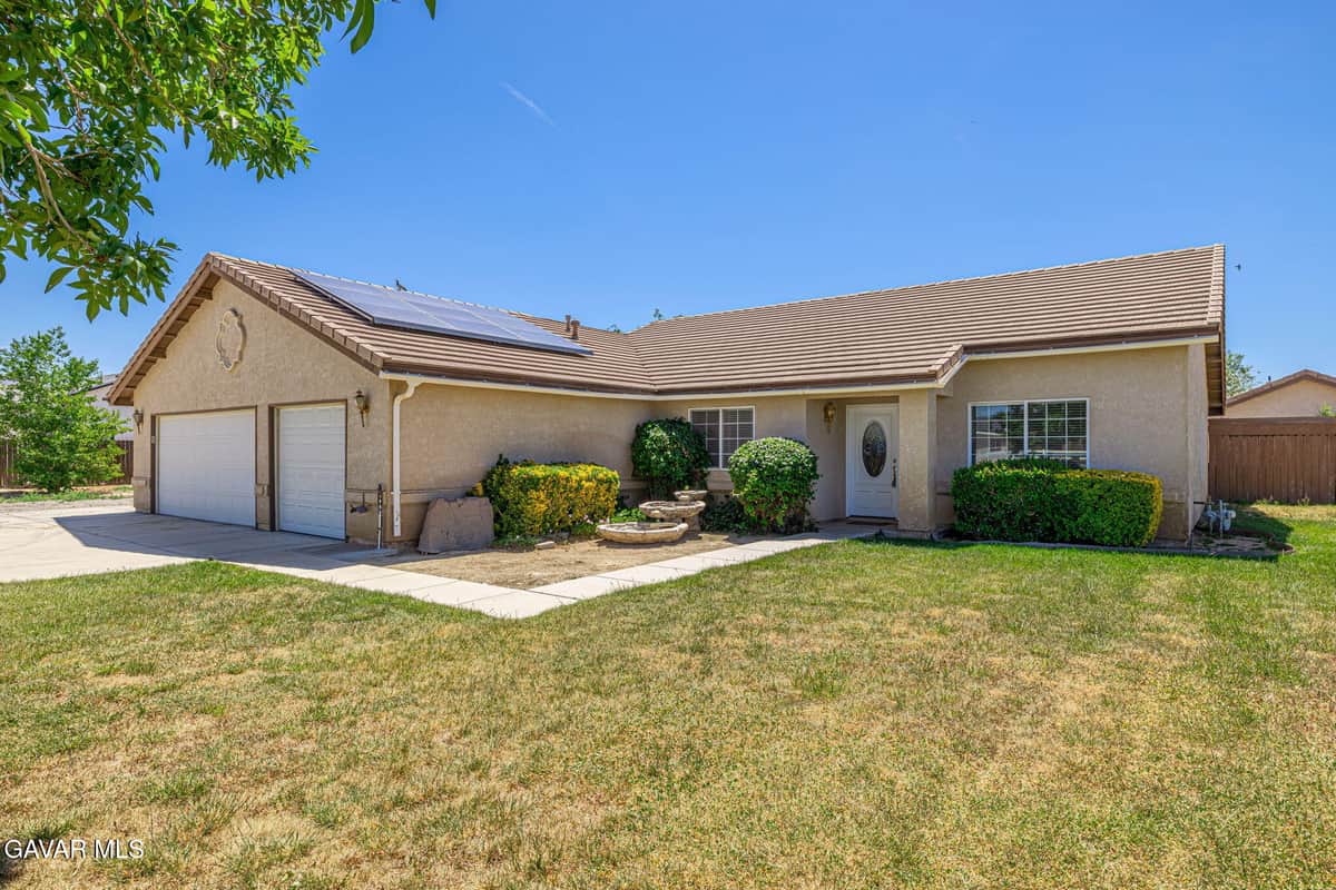 3338 E Avenue H4