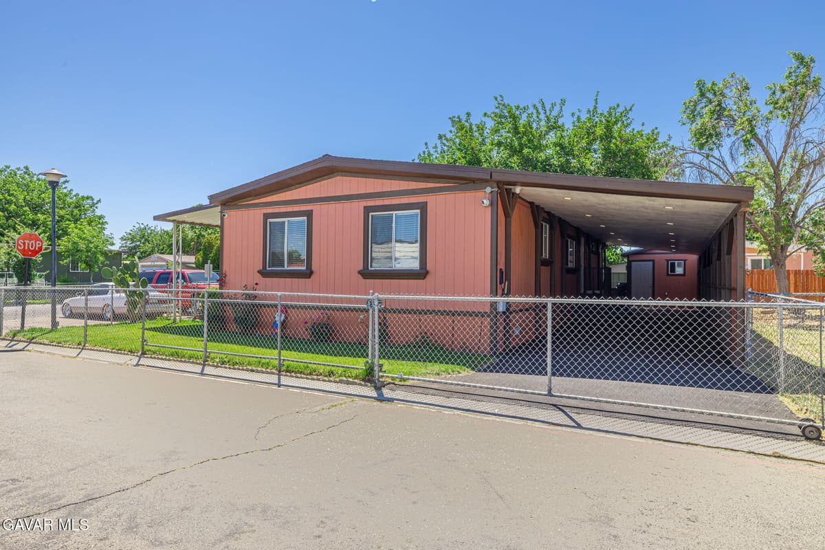 1301 E Avenue I