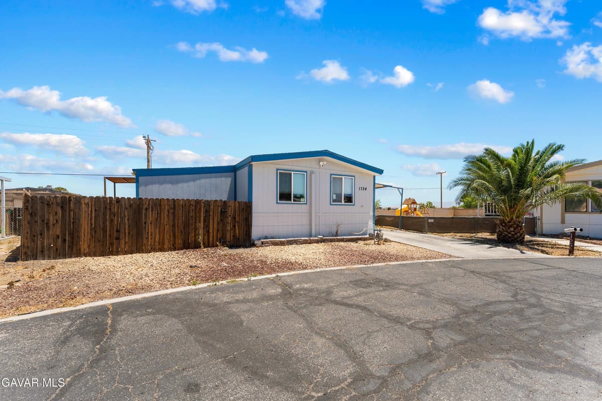 1724 Sandra Way