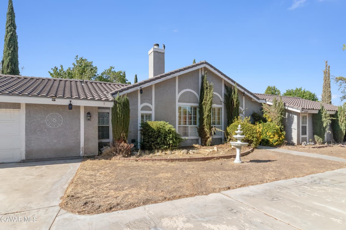 3735 Paula